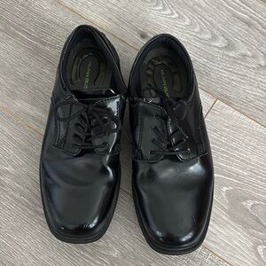 Nunn Bush Kore men's black dress shoes Sz 8.5 EUC